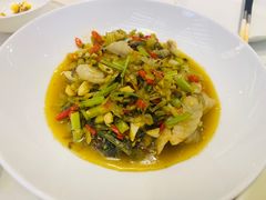 -阿瓦山寨·湘菜现炒·剁椒鱼头王(咸阳总店)
