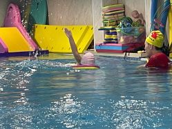 -子木乐园婴儿游泳馆(水晶港店)