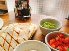 -ROAST coffee & eatery