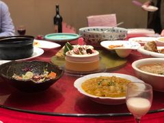 -鸿一饭店(隐秀路店)