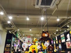 -LINE FRIENDS Garosu-gil Flagship Store