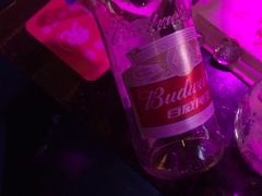 -温莎KTV(珠江路店)