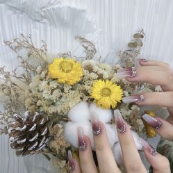 -爱纶美·美甲美睫半永久