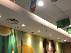 大堂-麦当劳(轻轨曹杨路店)