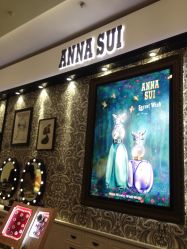 -ANNA SUI