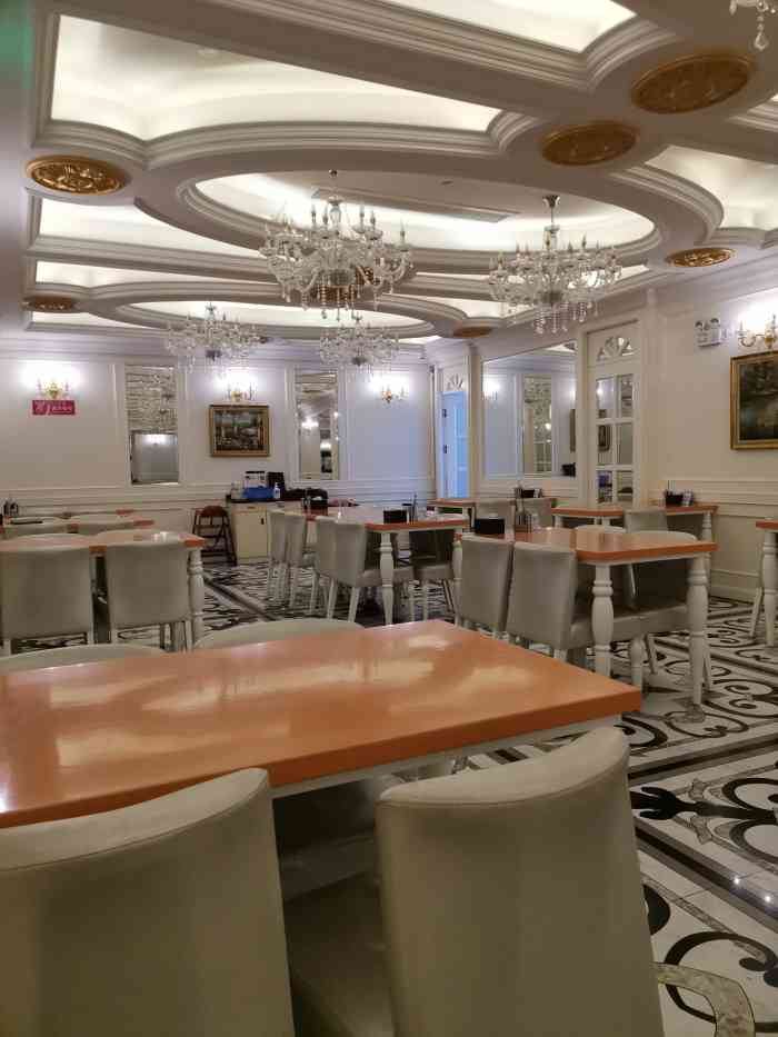 红房子西菜馆(淮海店)