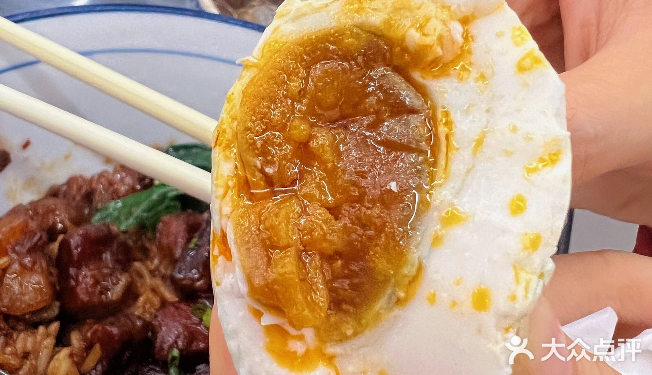 服了，猜猜是哪家公司的饭堂……