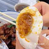 服了，猜猜是哪家公司的饭堂……