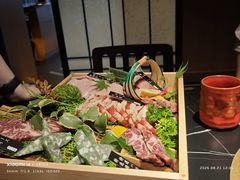 -山川小町·极番烧肉(新地假日广场店)