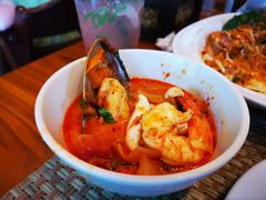 -Chom Cafe and Restaurant