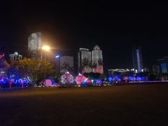 -万绿园
