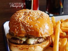 The&nbsp;K.O.&nbsp;绝代佳人招牌汉堡-Side Street街旁(交道口店)