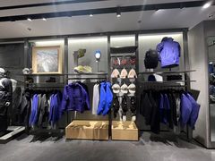 -ARC'TERYX始祖鸟(北京王府中环店)