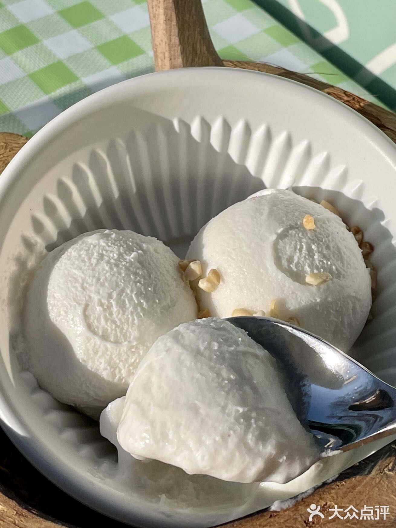 来蓝港我只做1️⃣件事！炫奶噗噗椰子冰淇淋！