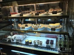 -莓园冰淇淋店