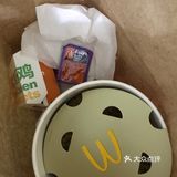 感觉是重辣。偶尔吃吃，解解馋，热量高呢