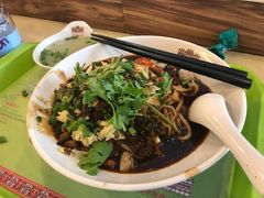 -海口骑楼小吃街