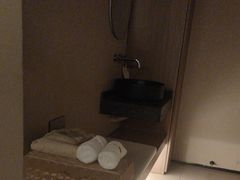 -灸春堂·艾灸·痛症·整脊连锁(之江银泰店)