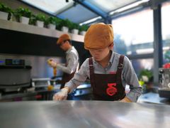 -HIGH FIVE哈福手工汉堡(桂林路店)