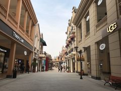 -王府井奥莱临潼小镇(临潼店)
