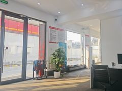 -北亚国超特斯拉授权钣喷中心