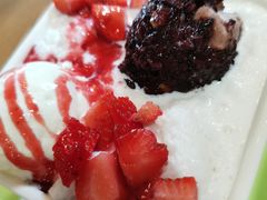 草莓黑山林-满记甜品(岭南新天地店)