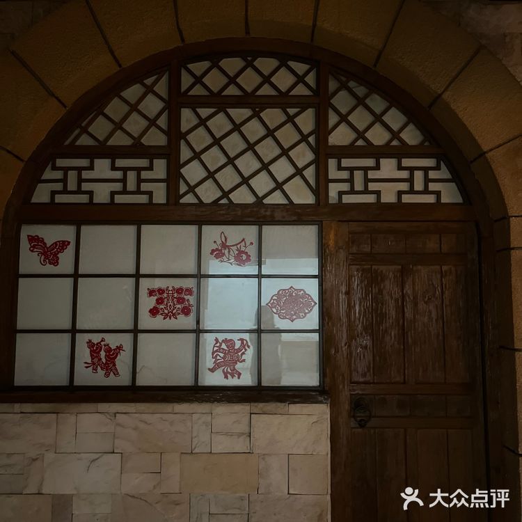 来西北人家莜面村吃羊排