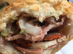 -Bánh Mì Huynh Hoa