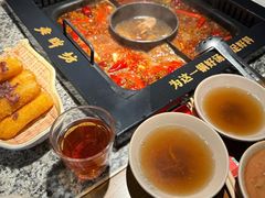 -老牌坊云南鱼豆花火锅(哈西万达店)