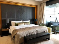 -上海滴水湖皇冠假日酒店