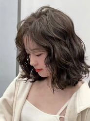 -十六番发型师事务所
