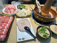 -洞庭洲·防空洞火锅·铜锅涮肉·烧烤(新百广场店)