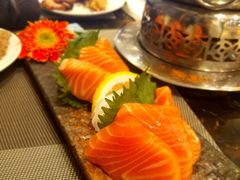 三文鱼-鸿腾国际大酒店-海鲜姿造海鲜烤肉自助餐