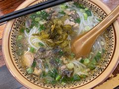 -正宗李家土鸡米线店