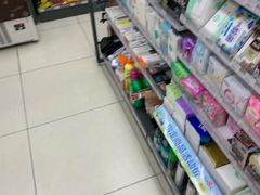 零售区-全家便利店(花园路店)