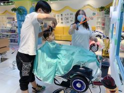 -爆米花儿童美发乐园(市府恒隆广场店)
