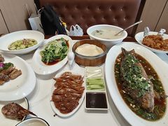 -梅利汴京烤鸭•开封豫菜地标店(东大街店)