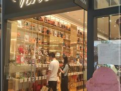 门面-VENCHI 闻绮(上海佛罗伦萨小镇店)