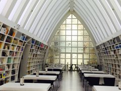 -钟书阁(松江泰晤士小镇店)