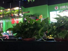 大堂-川渝窈妹纸包鱼·齐齐哈尔烤肉