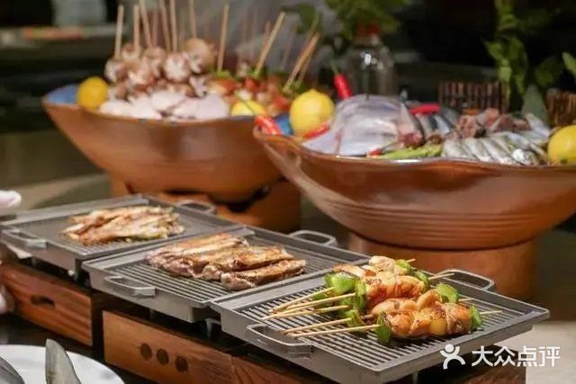5.9折、4折抢环球港凯悦酒店双人自助餐、六人餐