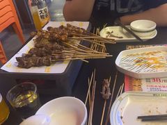 -威记烧嘢·南宁烧烤·超级生牛(绿地店)