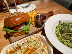 -三勾JJJ Burger&Coffee(梅溪湖店)