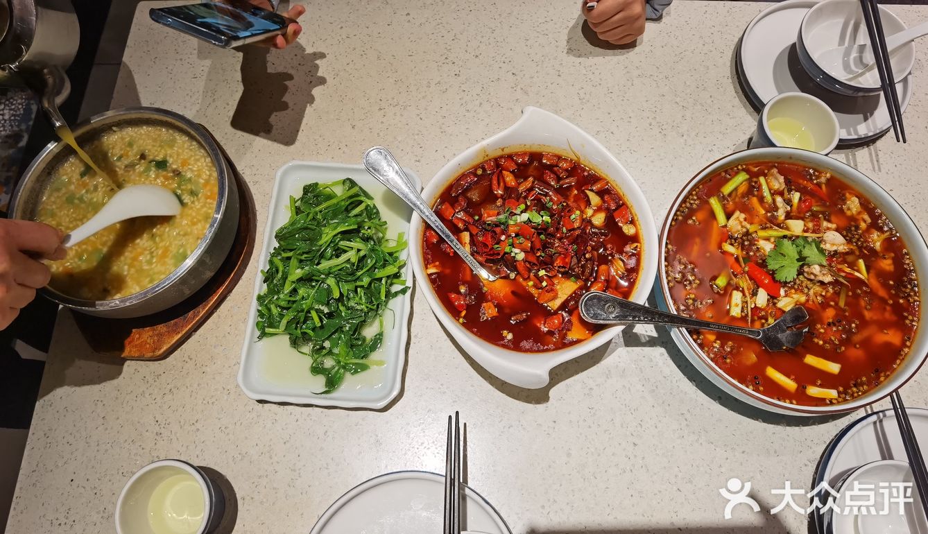 味道好吃到飞起，毛肚血旺都很新鲜