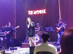 -TZ House音乐现场(来福士中心店)