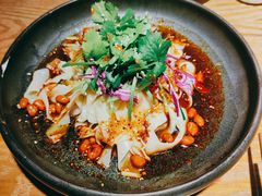 石河子凉皮-清真·卡德尔大叔新疆主题餐厅(龙汇路店)