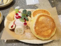 舒芙蕾松塔饼配干酪gelato冰淇淋-野草莓自由市场