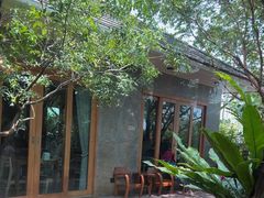-Chom Cafe and Restaurant