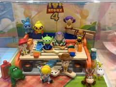 -泡泡玛特POPMART(蓝色港湾店)