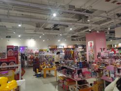 -嗨本可潮玩仓(大兴大悦春风里店)